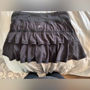 Black tennis skirt- lululemon